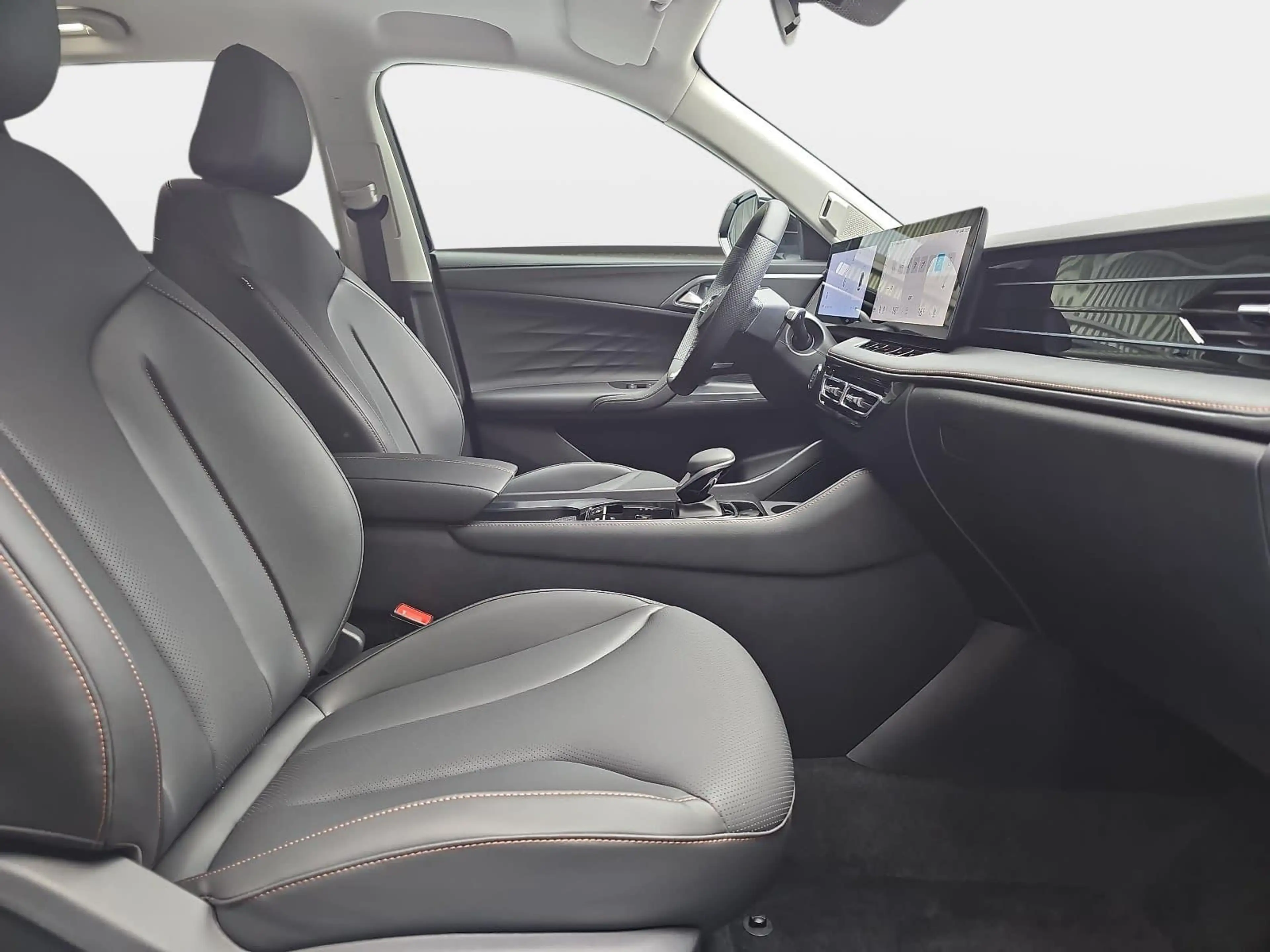 MG HS HS 1.5 HYBRID+ MY25.5 LUXURY LEDER 360-GRAD-KAMERA — photo 17