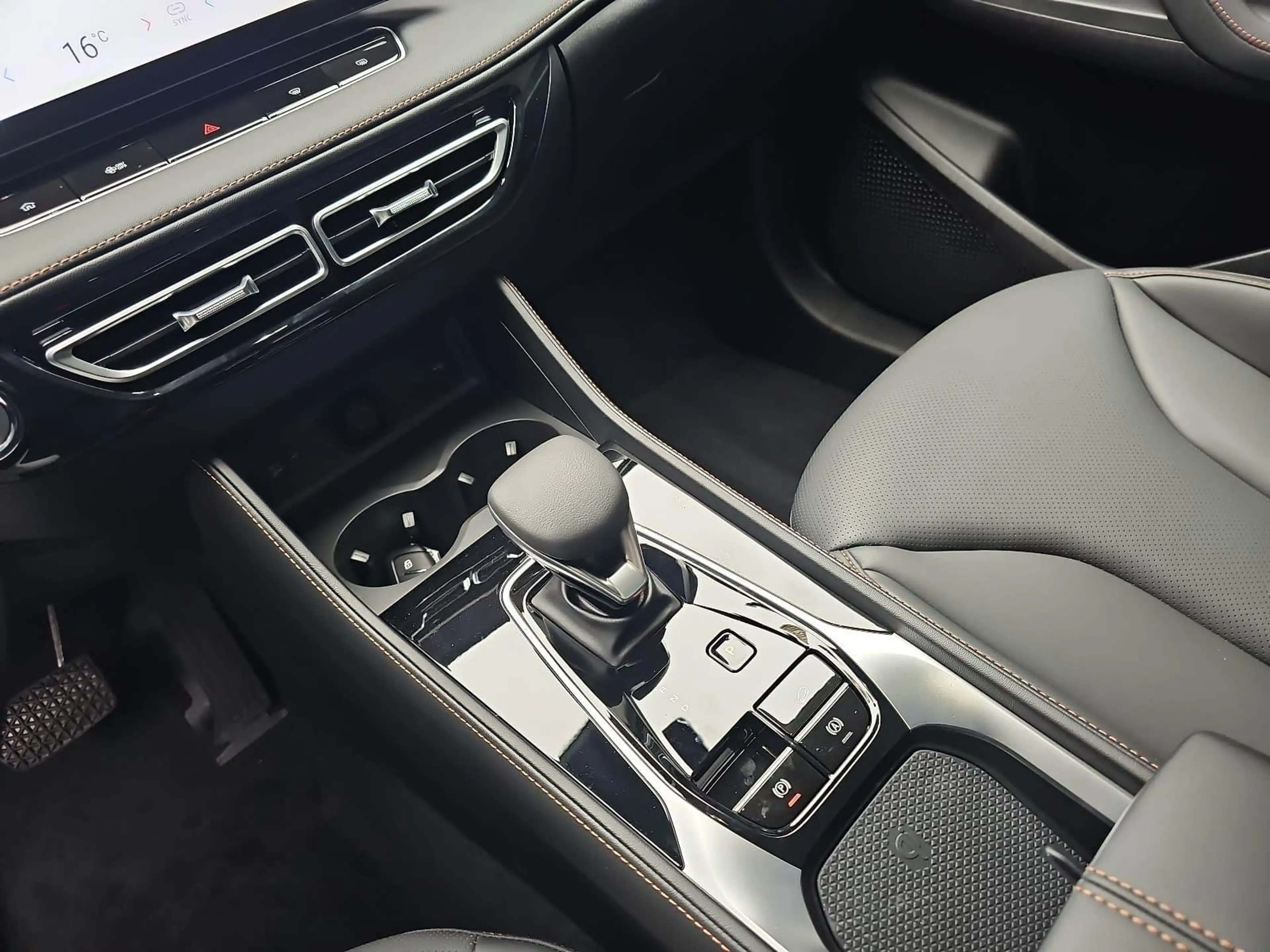 MG HS HS 1.5 HYBRID+ MY25.5 LUXURY LEDER 360-GRAD-KAMERA — photo 13