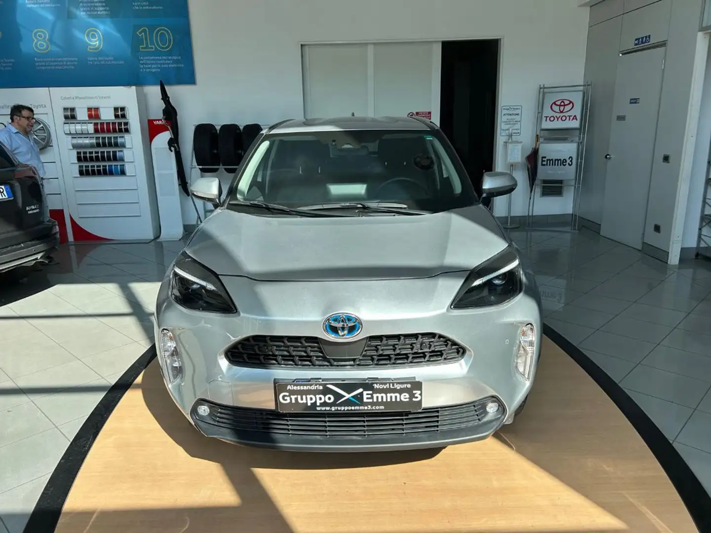 Toyota Yaris Cross 1.5 Hybrid 5p. E-CVT Active BUSSINESS Argento - 1
