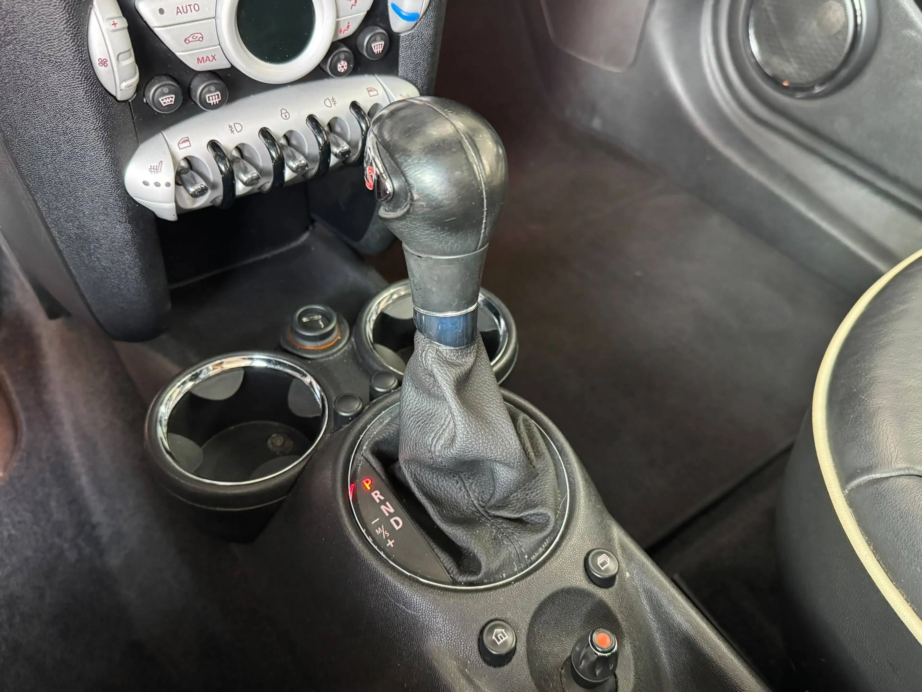 MINI Cooper S Clubman 🟩 1.6 ESSENCE 163CH - AUTOMATIQUE - GPS - CRUISE — photo 10