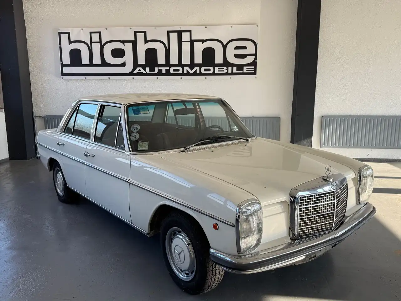 Mercedes-Benz 230