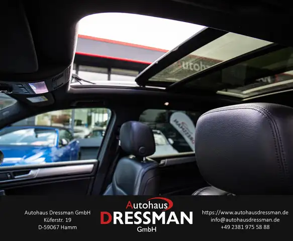 Volkswagen Touareg view 11