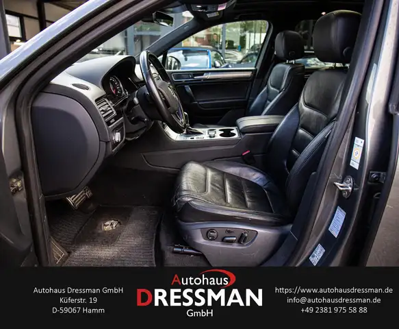 Volkswagen Touareg view 10