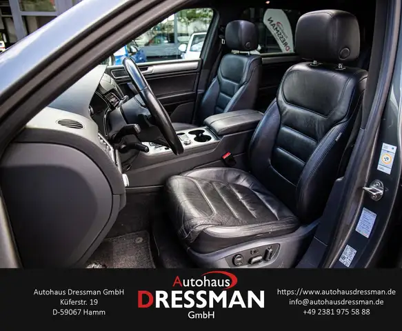 Volkswagen Touareg view 12