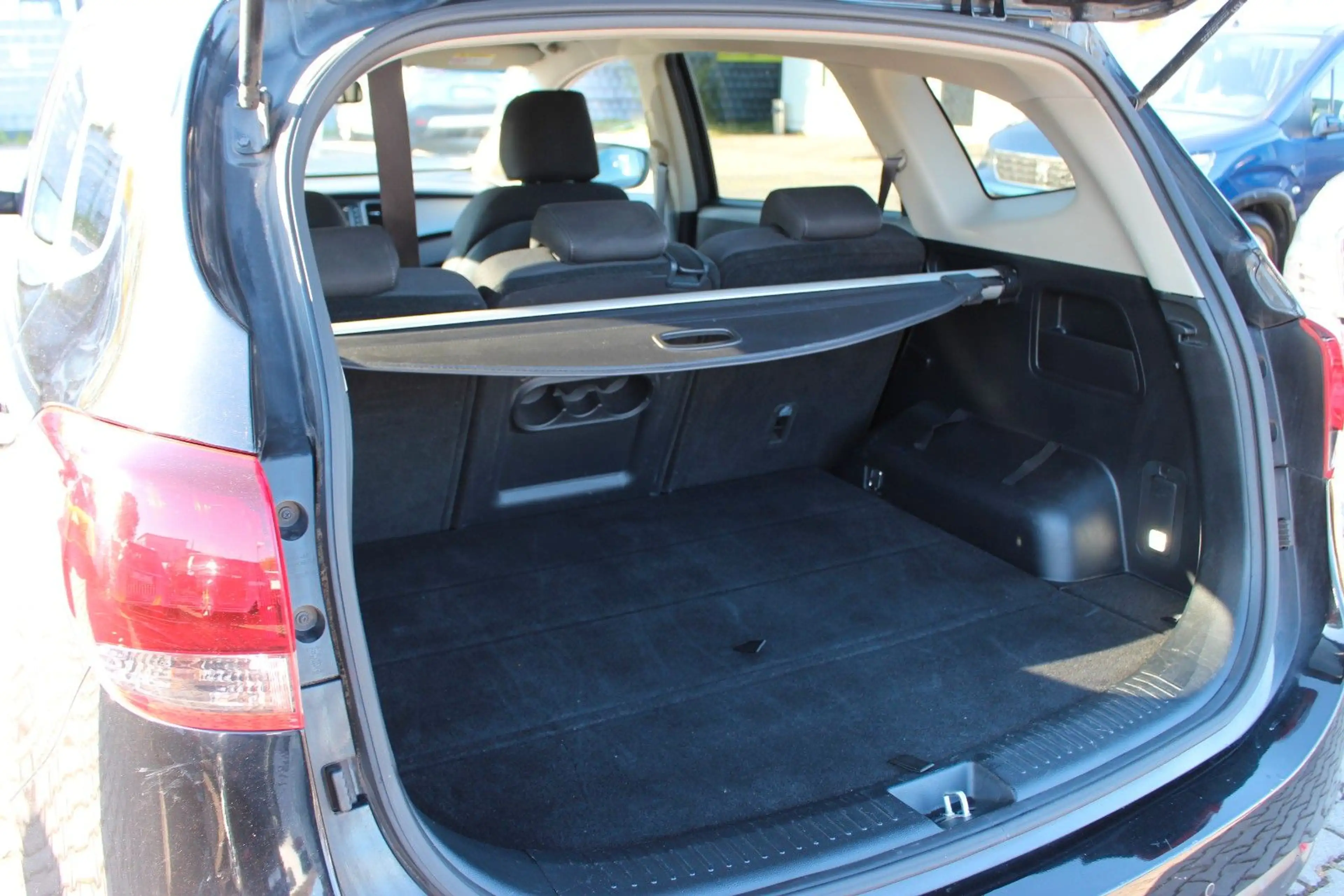Kia Carens SHZ/KLIMA/BT/AUX/RADIO/NAVI — photo 14