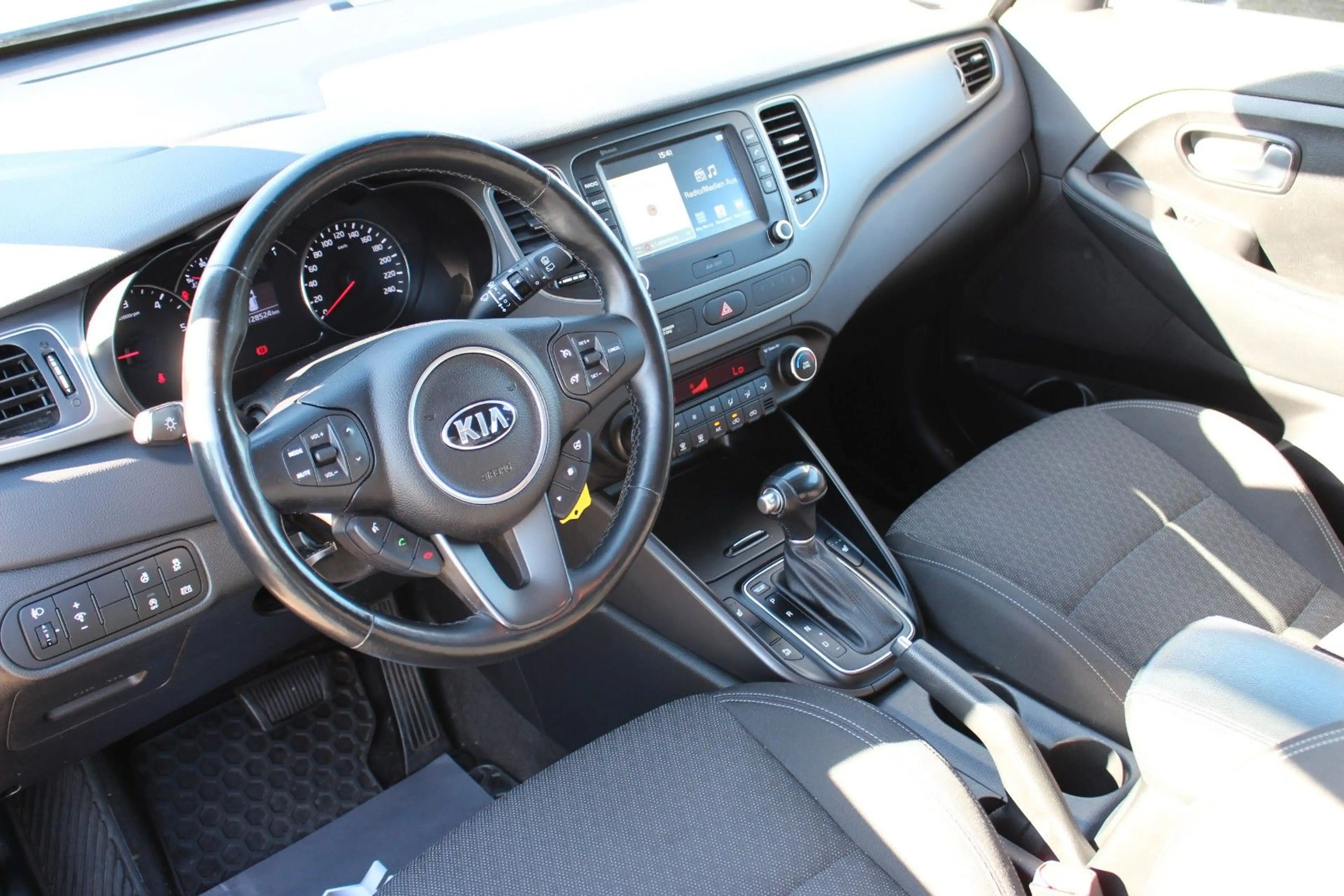 Kia Carens SHZ/KLIMA/BT/AUX/RADIO/NAVI — photo 9