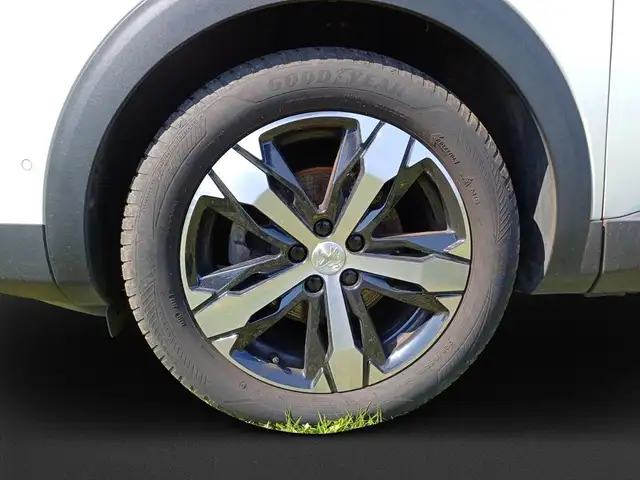 Peugeot 5008 view 8