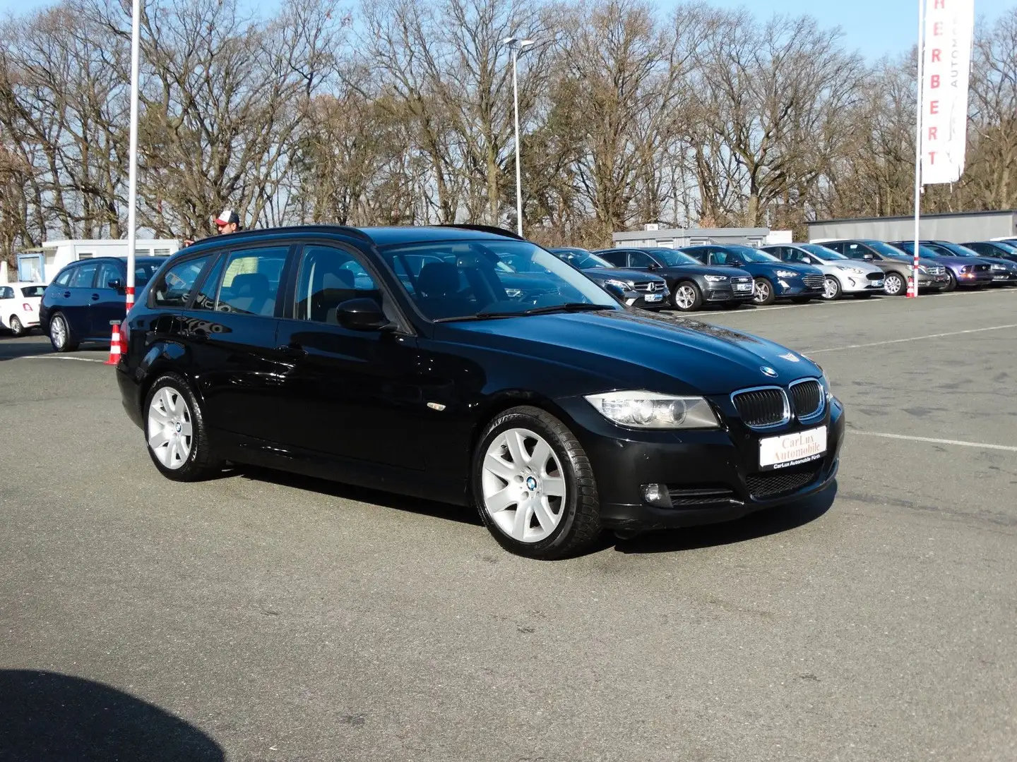 BMW 318 d-*Sport-Line*Navi*Bi-Xenon*AHK*SHZ*8Fach Noir - 2