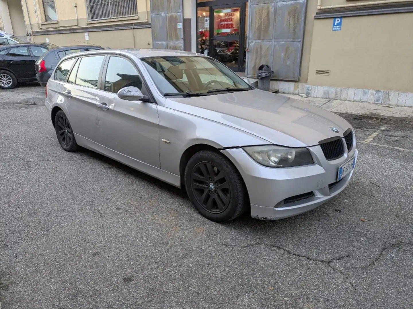 BMW 320 d cat Touring Grigio - 2