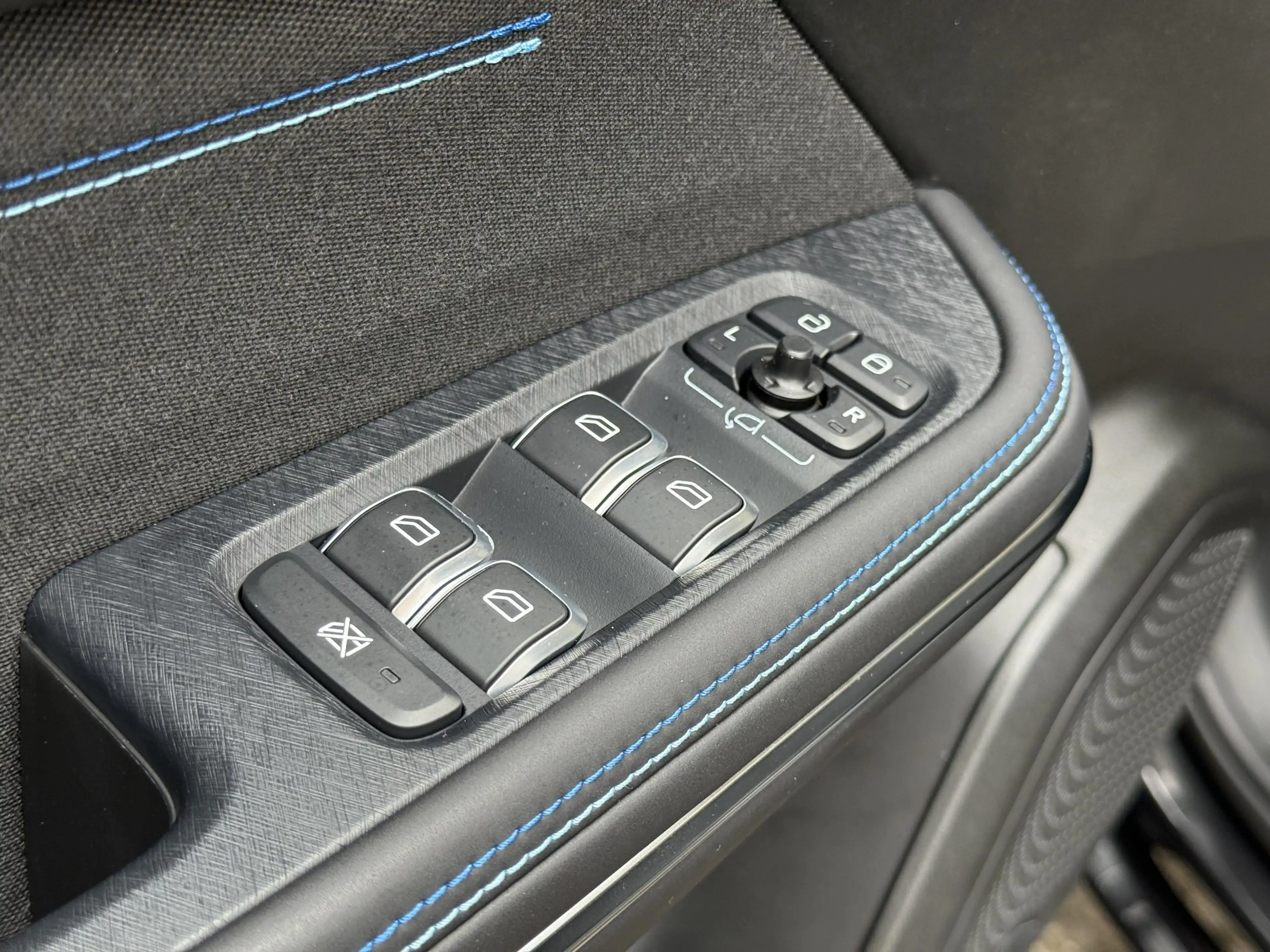Lynk & Co 01 1.5 PHEV 261pk | Blackline | Zwarte hemel | Rolhoe — photo 42