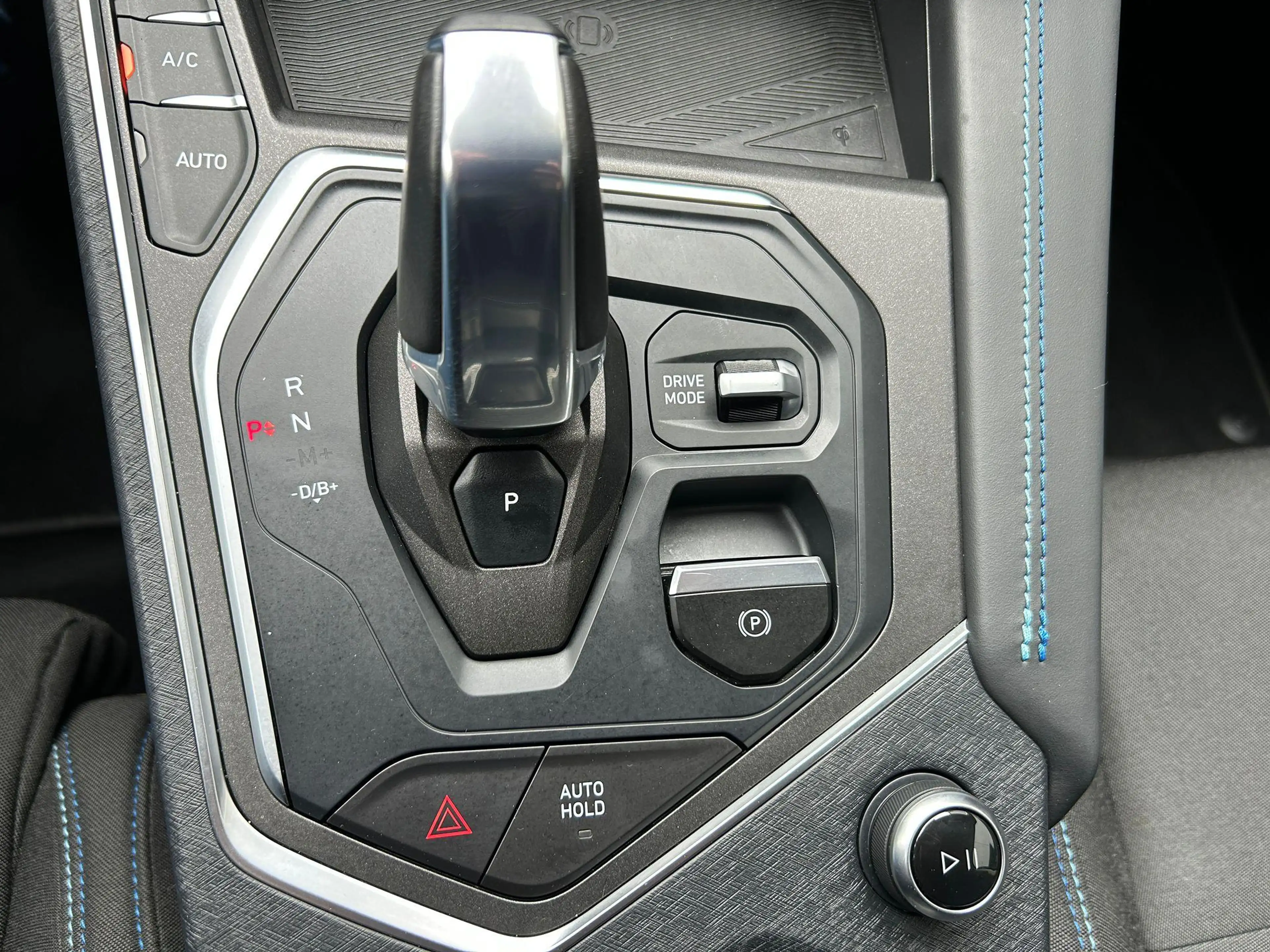 Lynk & Co 01 1.5 PHEV 261pk | Blackline | Zwarte hemel | Rolhoe — photo 33