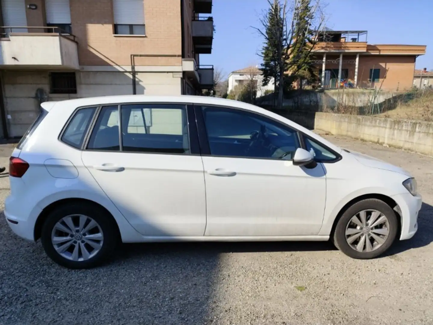 Volkswagen Golf Sportsvan 1600 cc - 2
