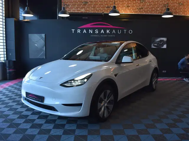 Tesla Model Y MODEL Y Standard RWD