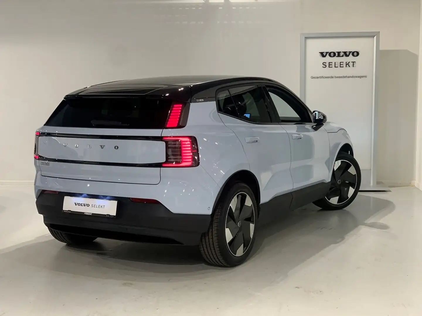Volvo EX30 Recharge Plus Extended Range Blauw - 2
