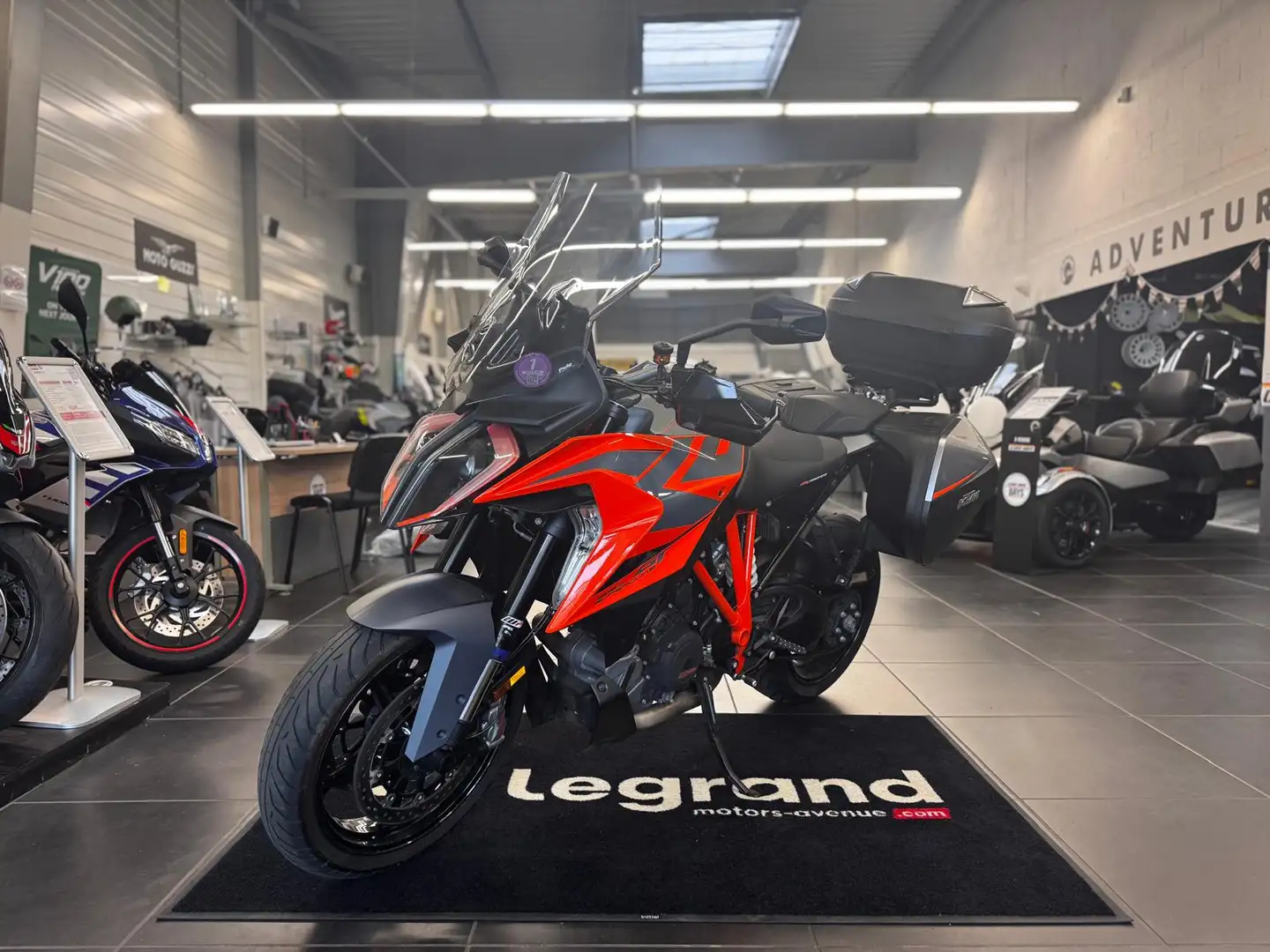 KTM 1290 Super Duke GT Orange - 1