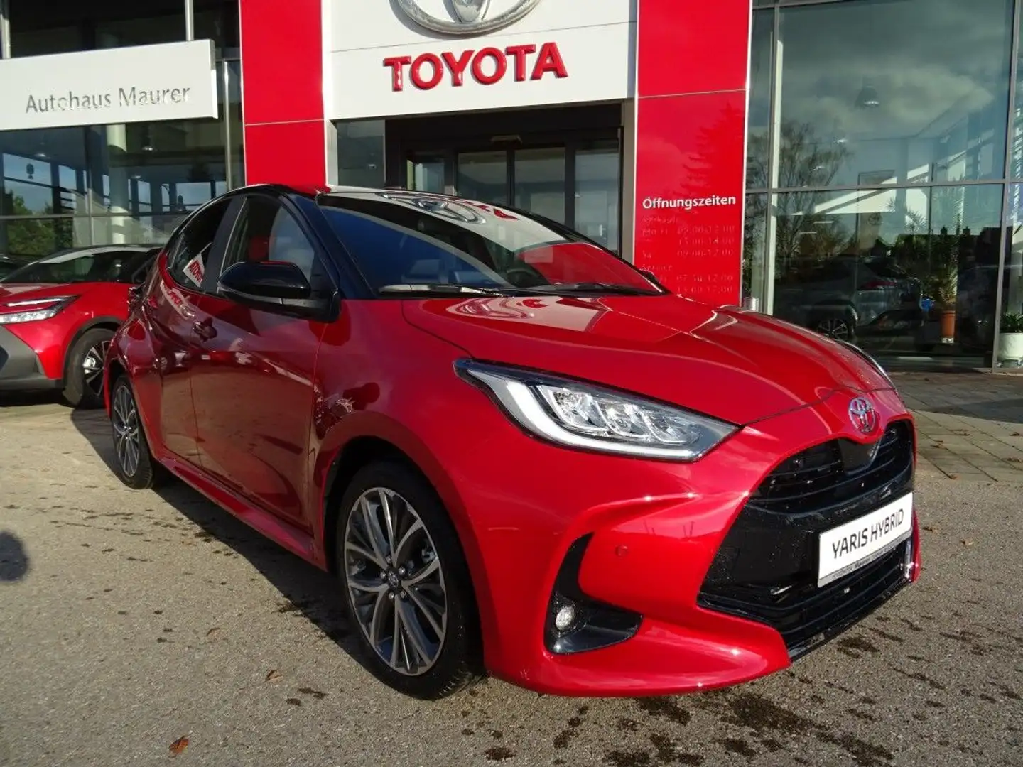 Toyota Yaris Hybrid 130 1.5 VVT-i Style Plus Silber - 1
