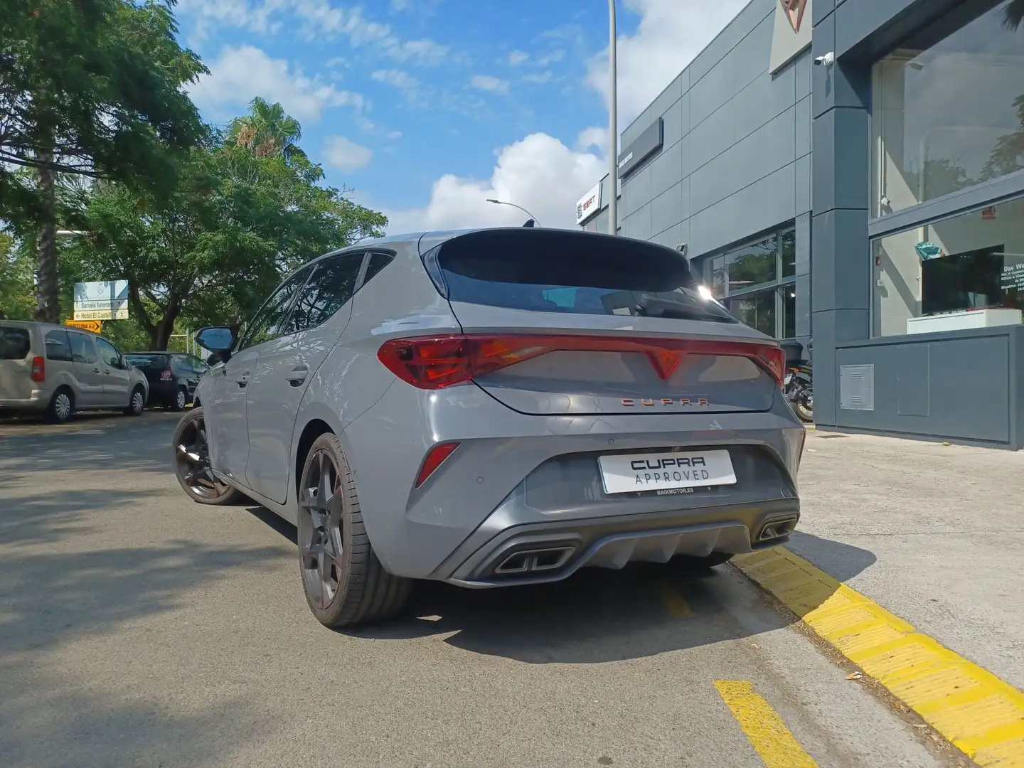 CUPRA Leon León 1.5 ETSI Tech Edition DSG 110Kw Gris - 2