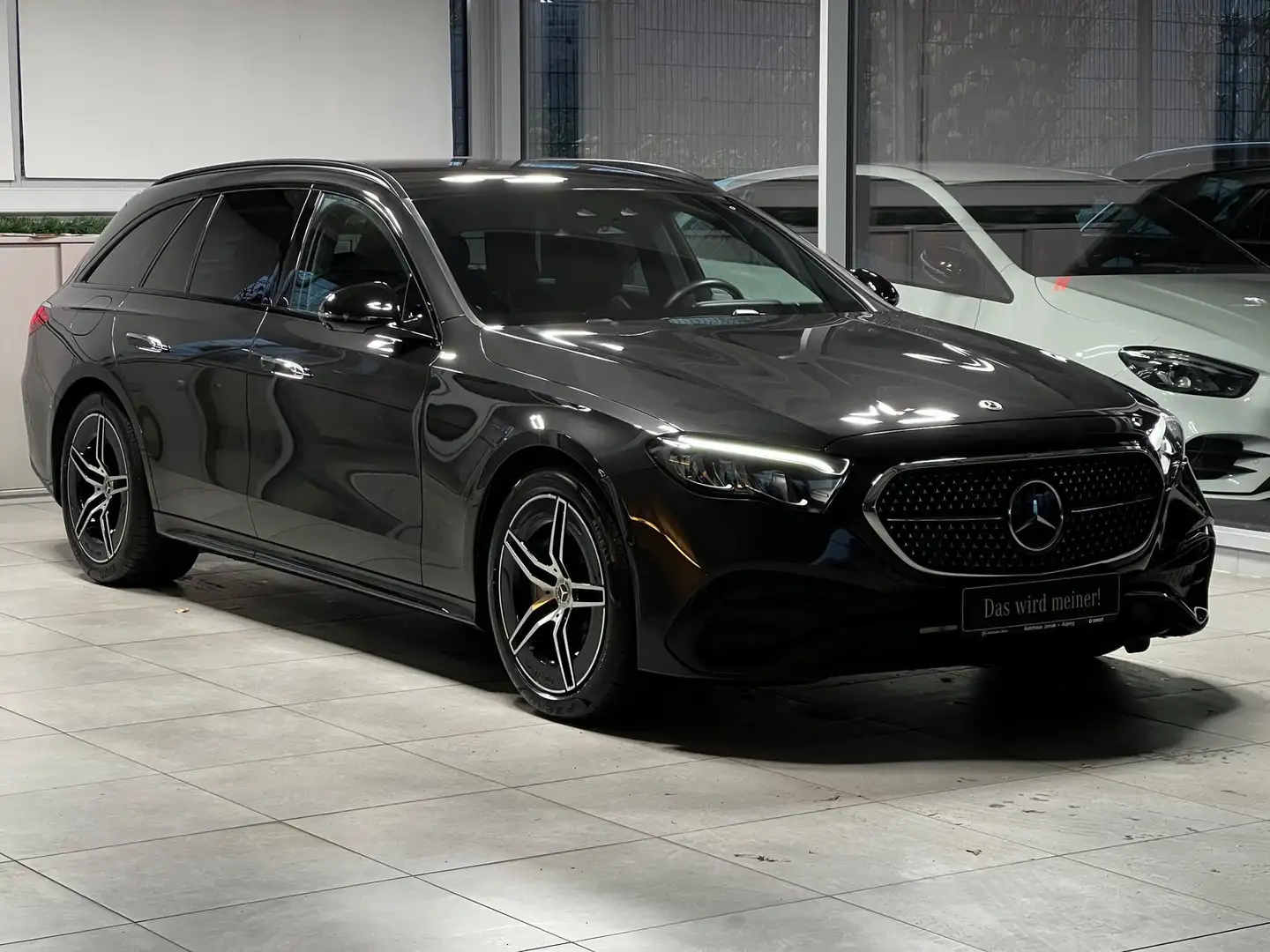 Mercedes-Benz E 300 e T AMG Line AHK DISTRONIC LED+NAVI+PDC&KAM Grau - 2