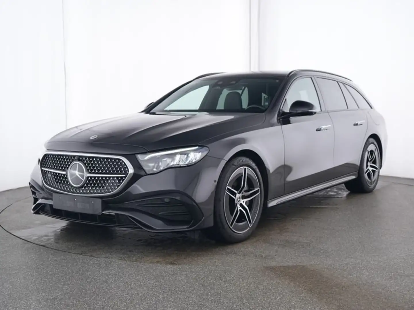 Mercedes-Benz E 300 e T AMG Line AHK DISTRONIC LED+NAVI+PDC&KAM Grau - 1