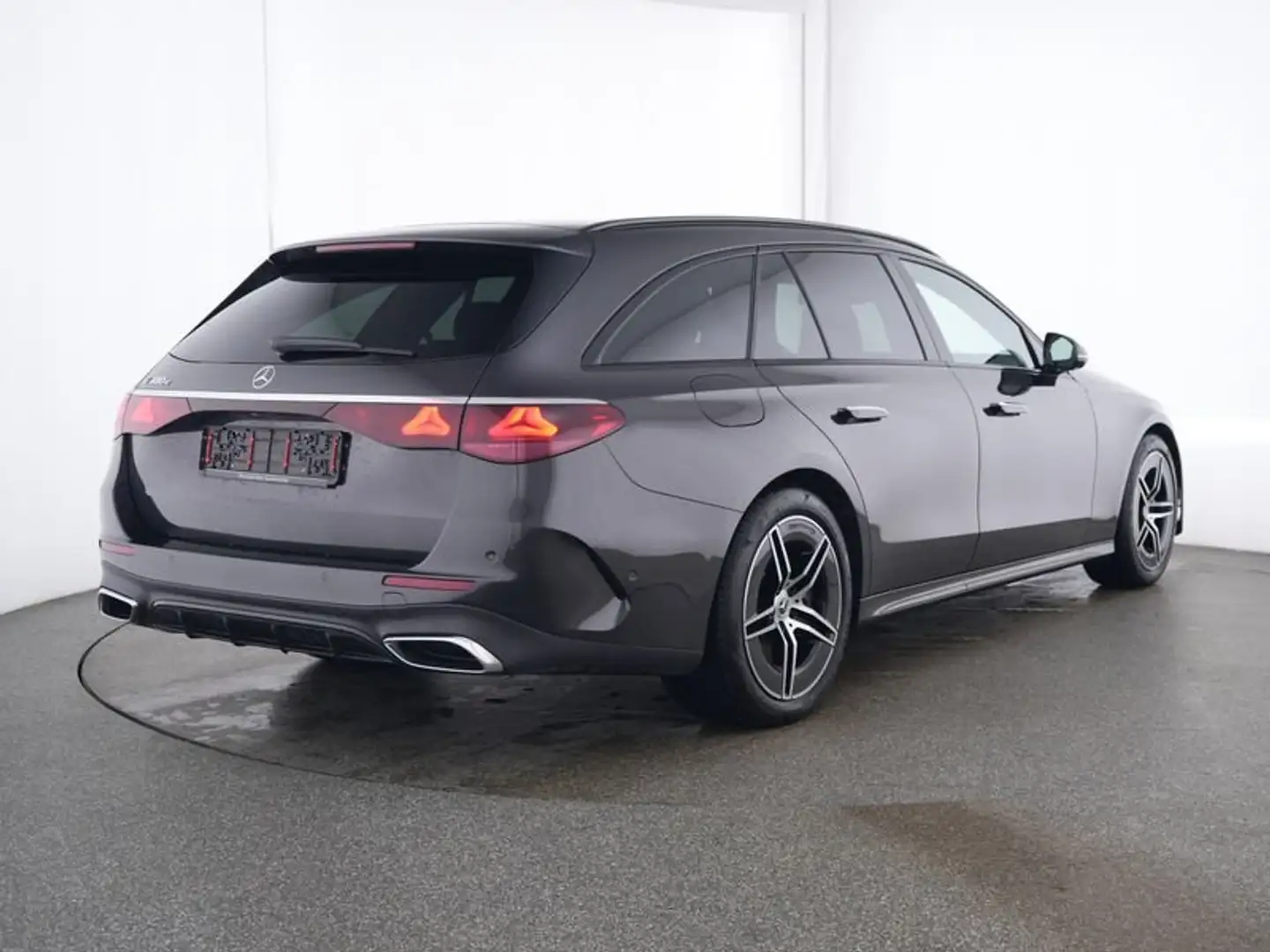 Mercedes-Benz E 300 e T AMG Line AHK DISTRONIC LED+NAVI+PDC&KAM Grau - 2