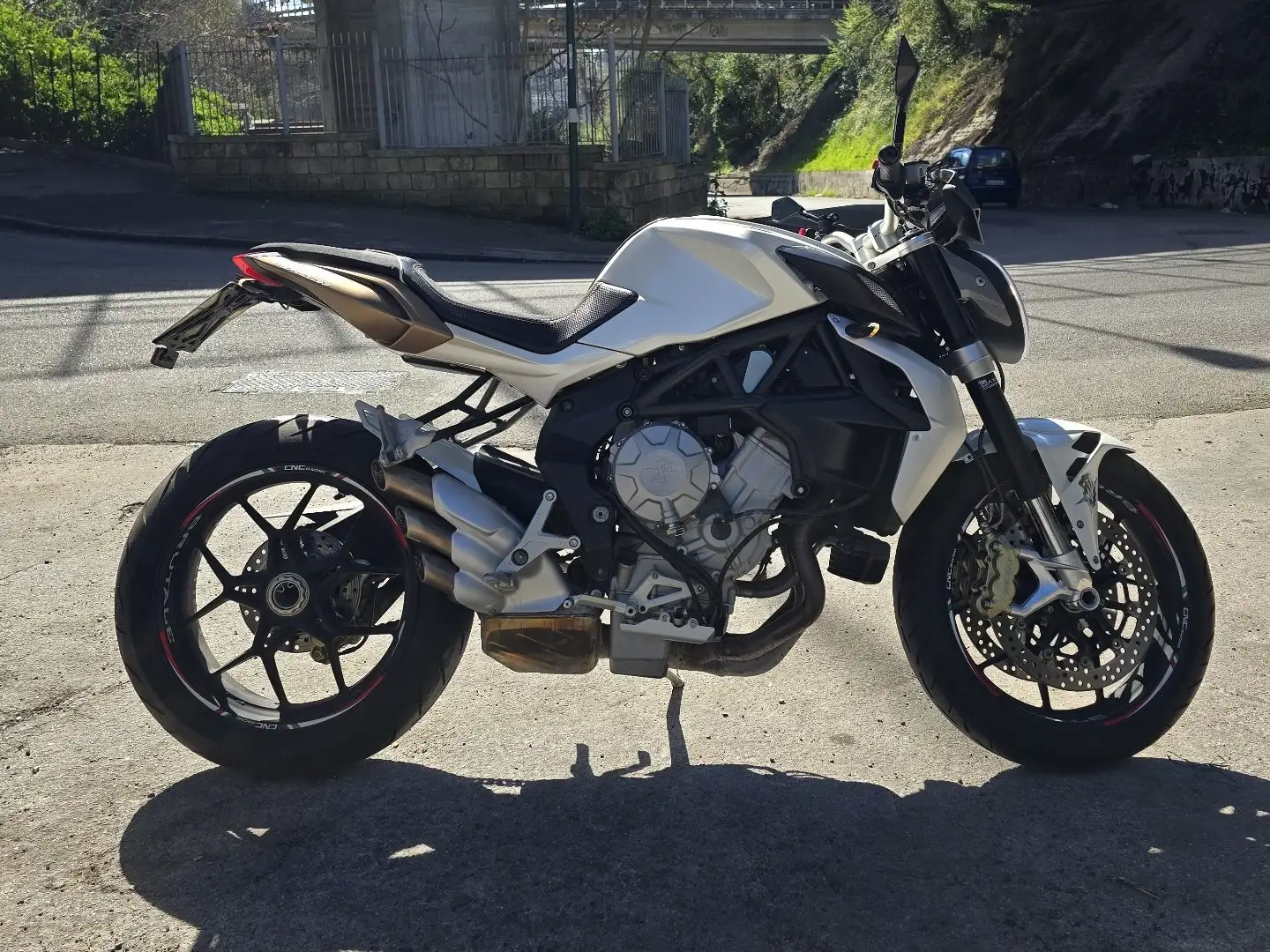 MV Agusta Brutale 675 Alb - 2