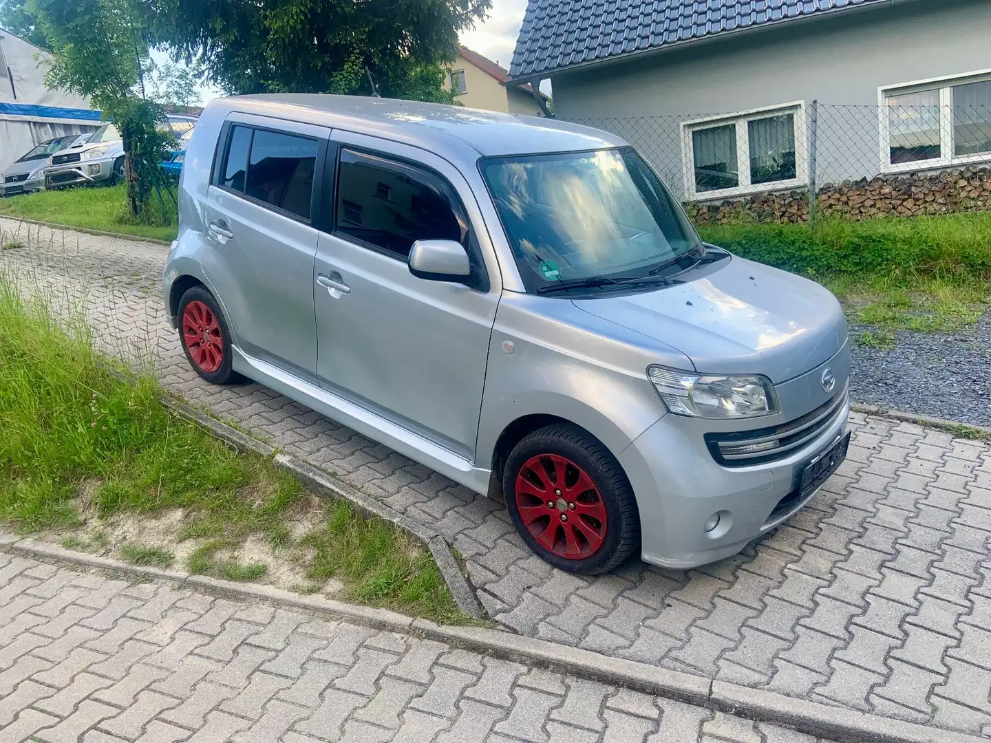 Daihatsu Materia 1.5 / TÜV 05/26 Срібний - 1