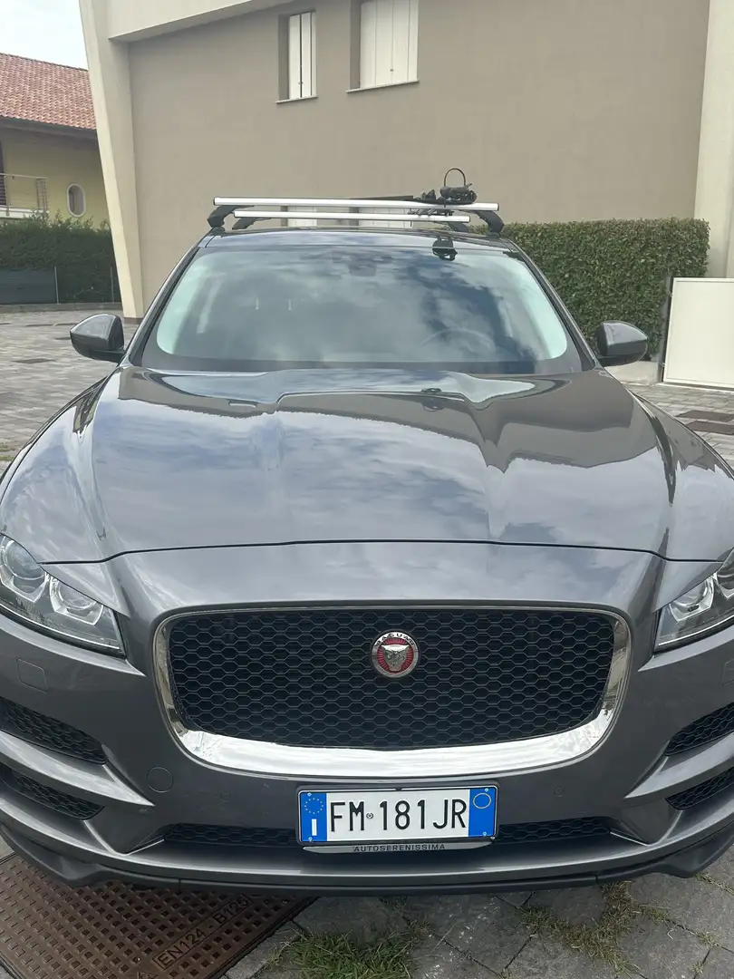 Jaguar F-Pace 2.0d Prestige awd 180cv auto - 1