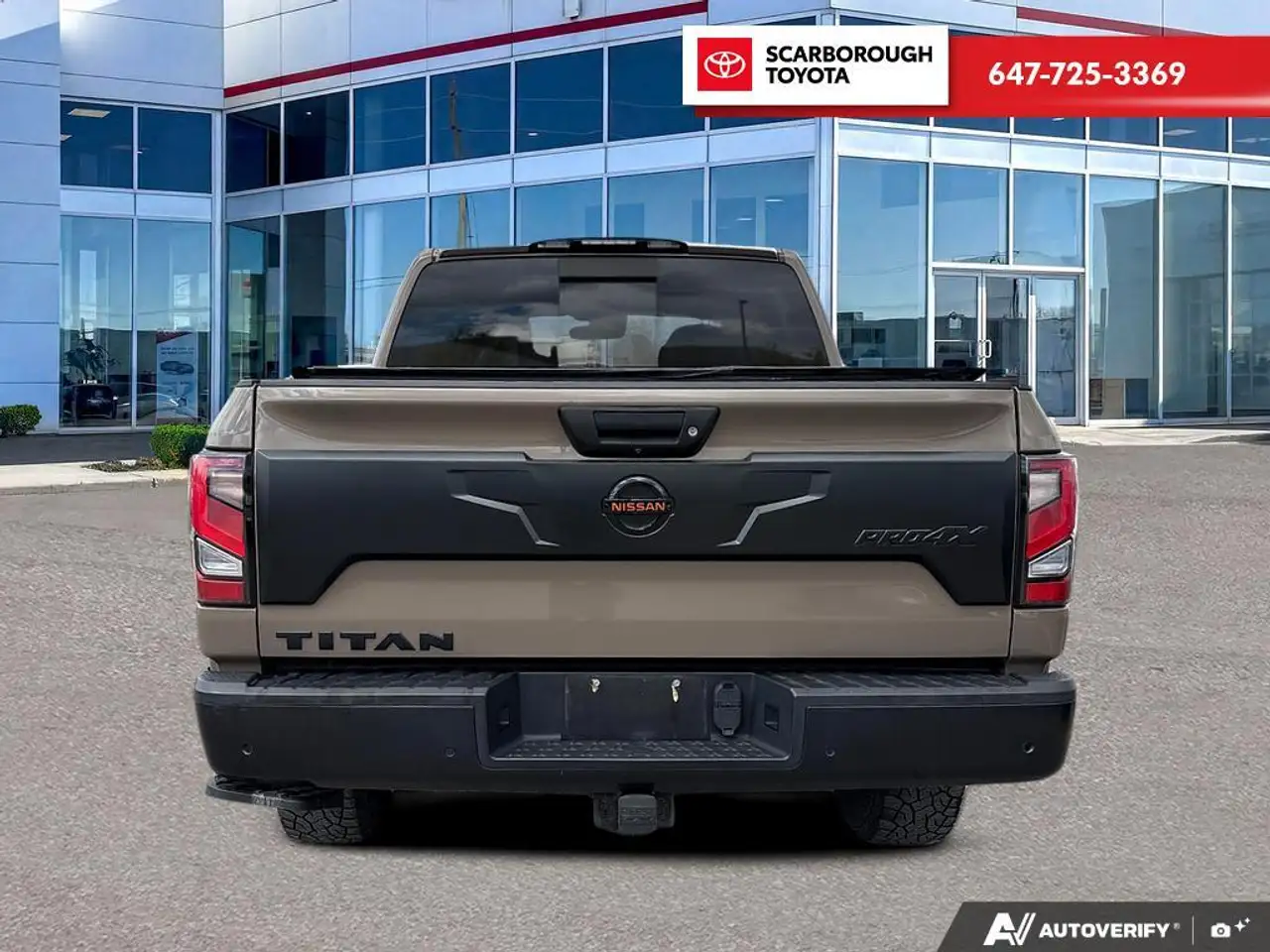 Nissan Titan снимка Nissan Titan