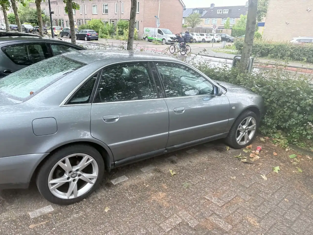 Audi A4 1.6, foto 1