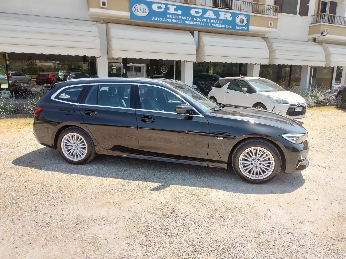BMW 320 320e Touring Luxury auto Nero - 2