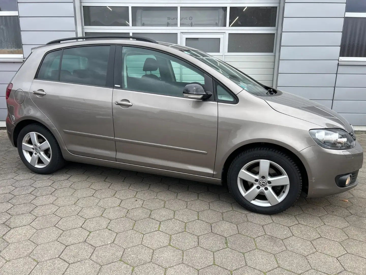 Volkswagen Golf Plus VI Style Marrón - 2