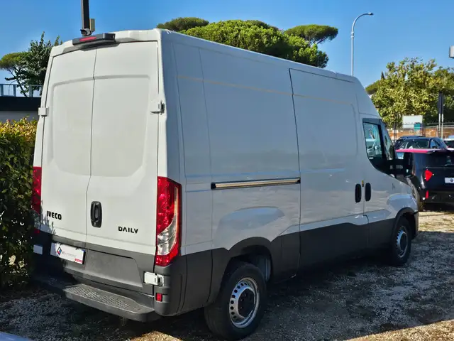 Iveco Daily view 5