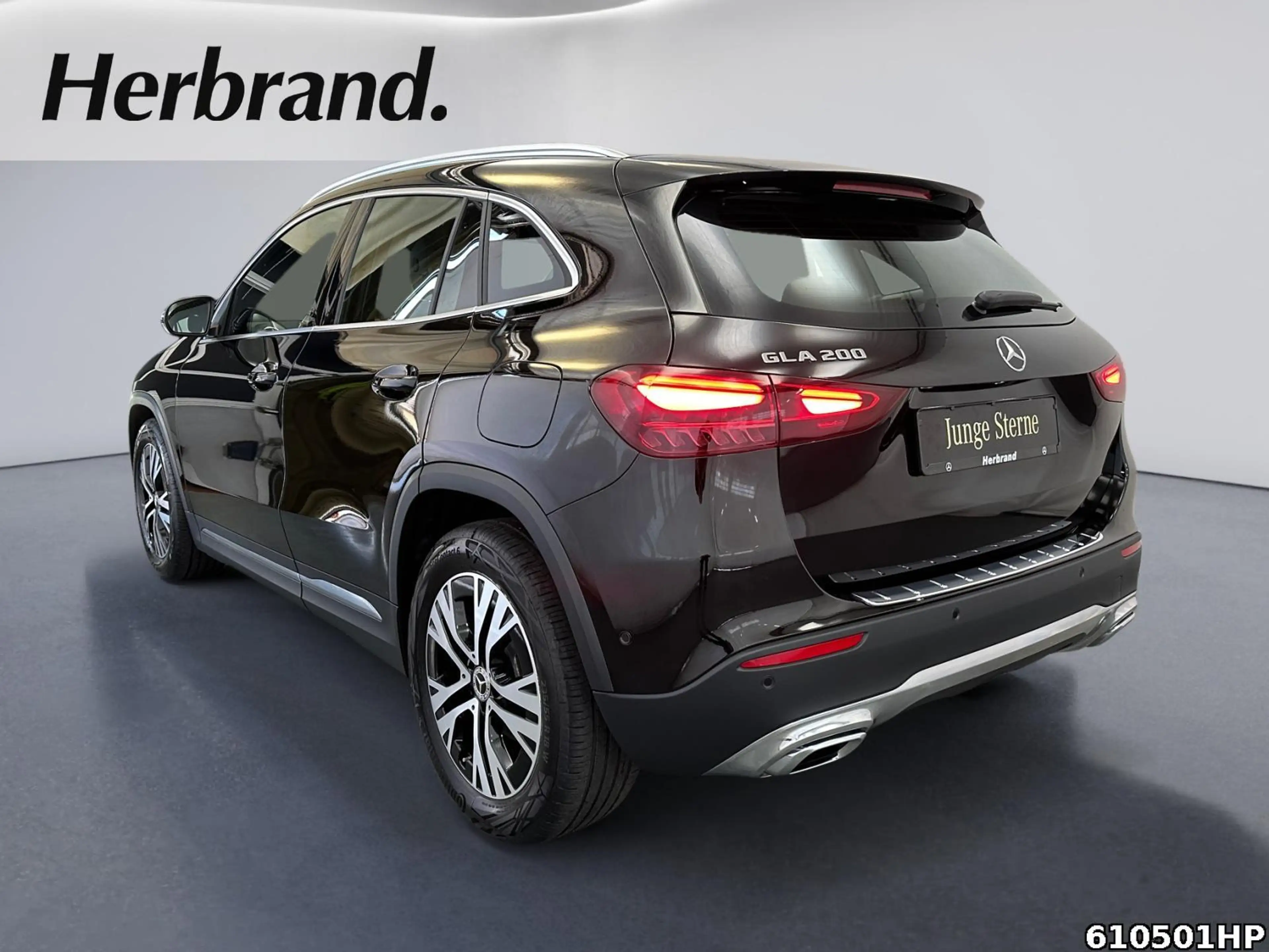 Mercedes-Benz GLA 200 Progressive Kamera Easypack LED SHZ DAB — photo 4
