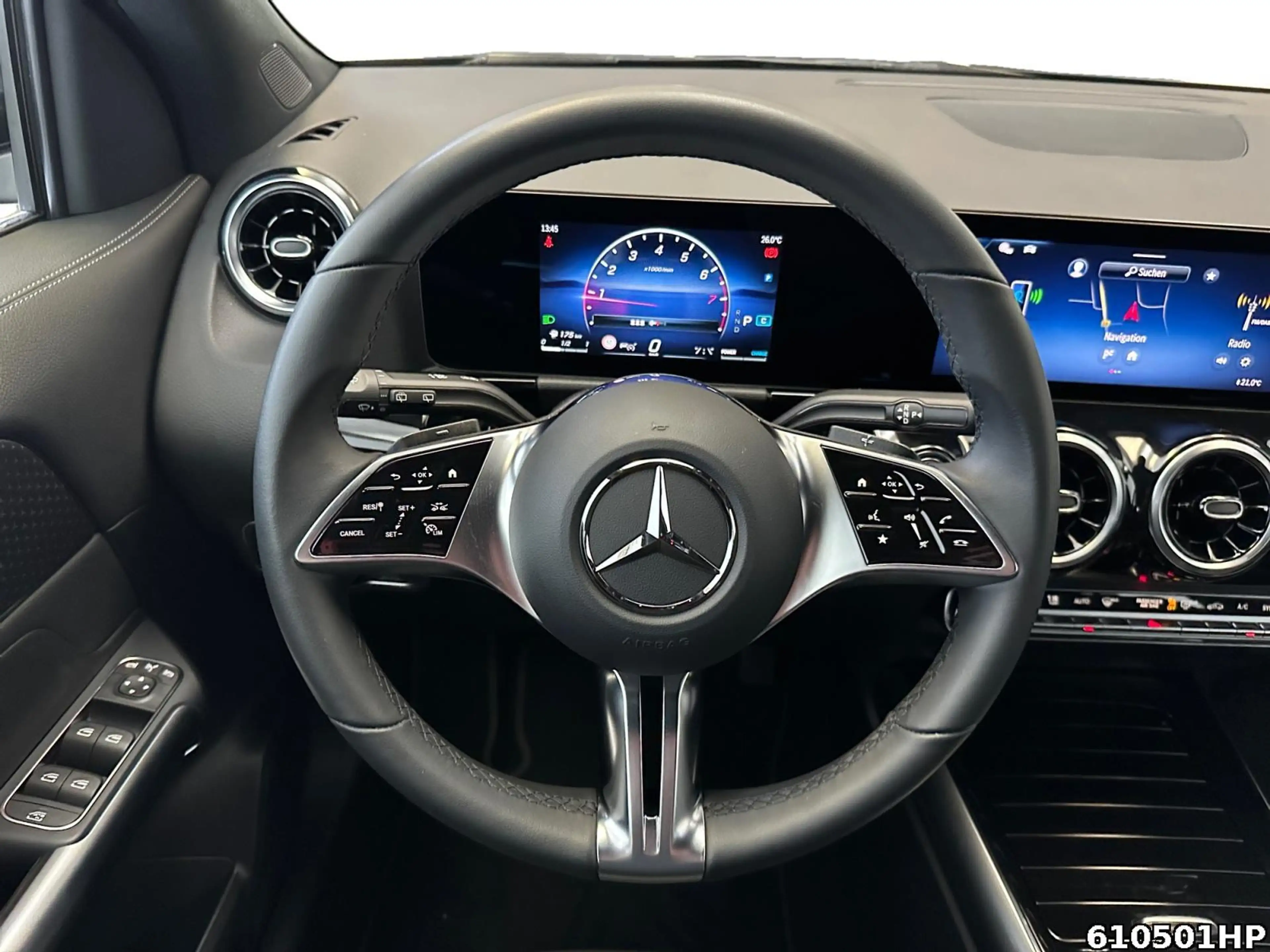 Mercedes-Benz GLA 200 Progressive Kamera Easypack LED SHZ DAB — photo 9