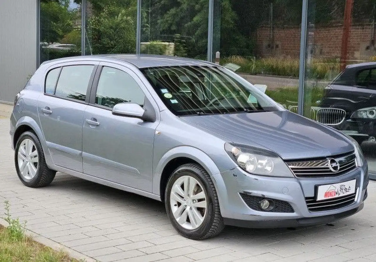 Opel Astra 1.6 115CH ECOTEC COSMO 5P