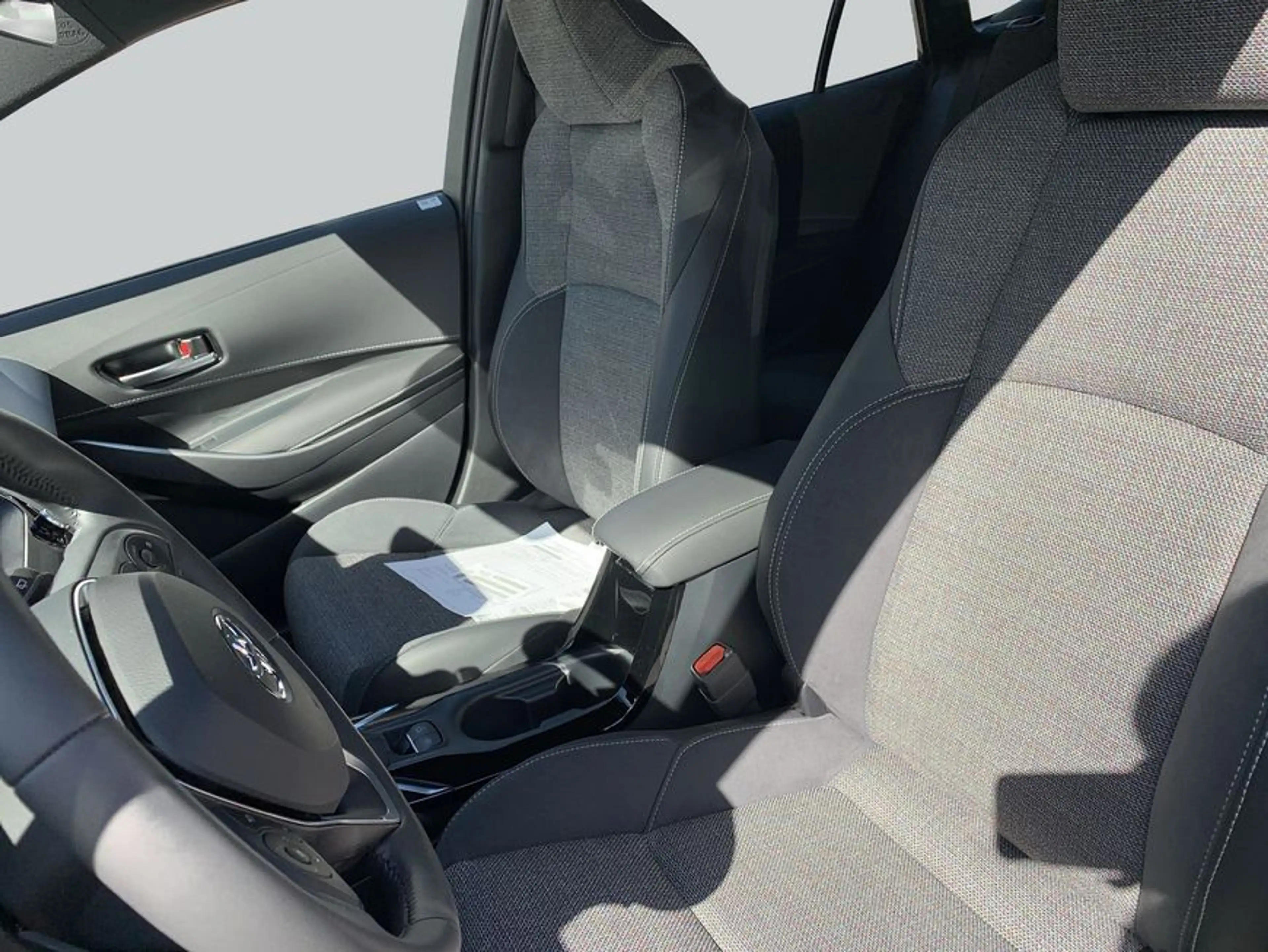 Toyota Corolla 2.0 Hybrid Touring Sports Teamplayer 98 kW — photo 10