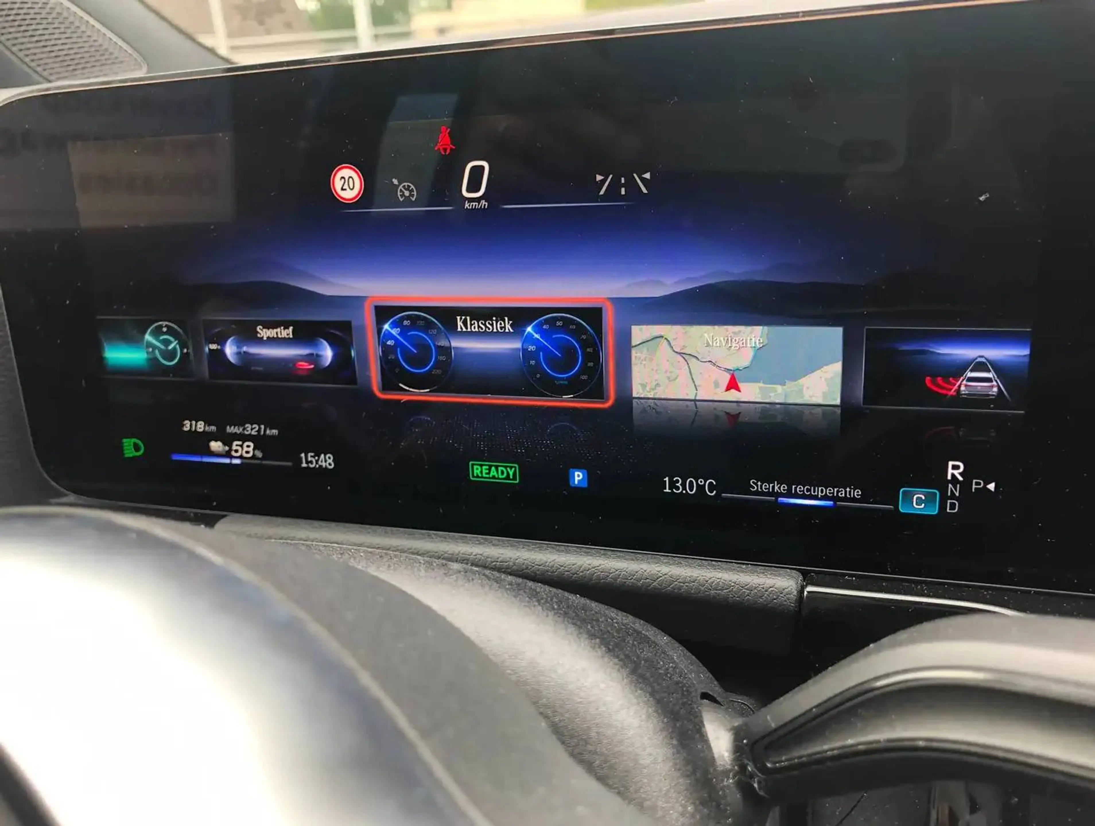 Mercedes-Benz EQA 250 EQA 250+ 70.5 kW Business Line, Sfeerverlichting, Camera, Winter pack, Carplay — photo 17