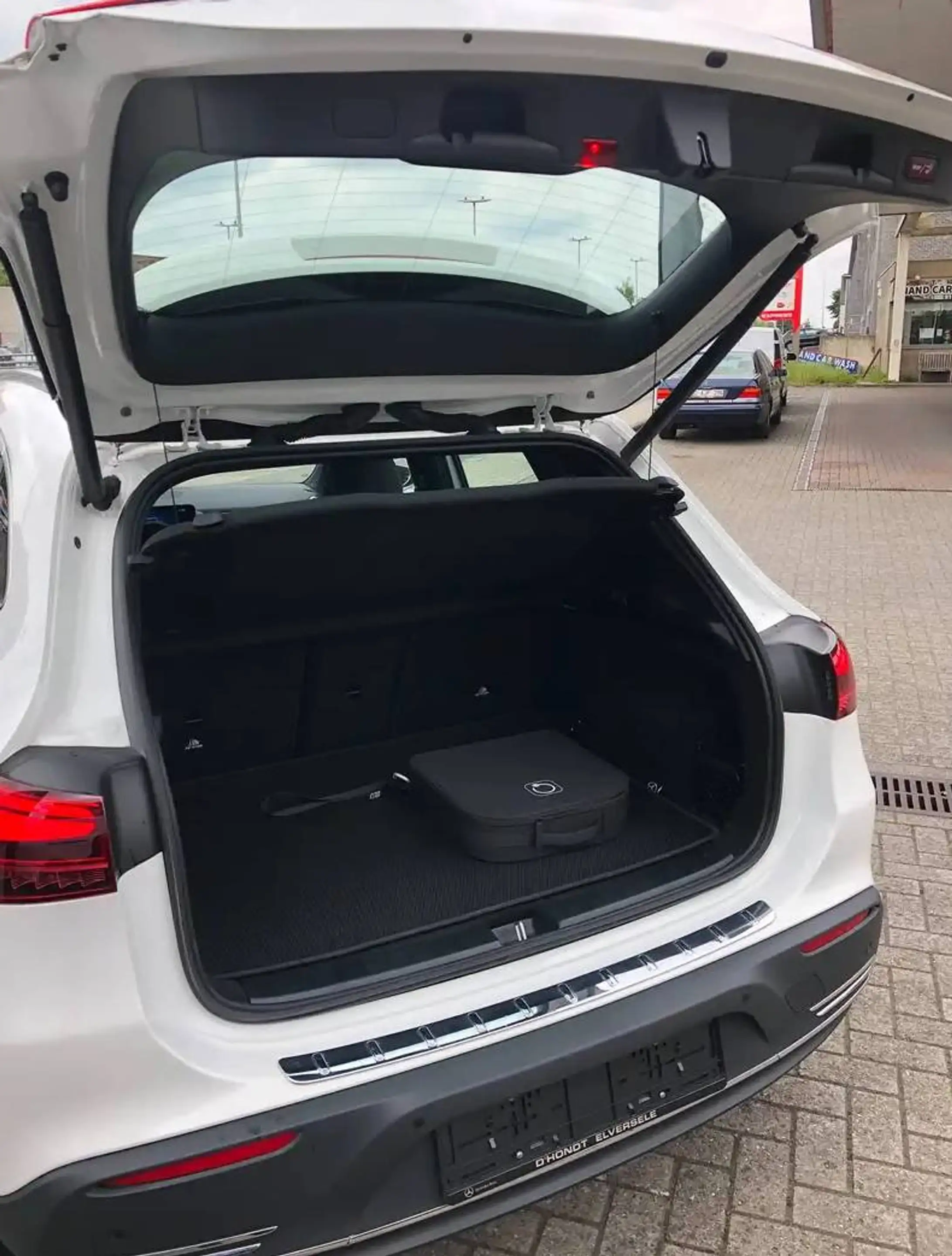 Mercedes-Benz EQA 250 EQA 250+ 70.5 kW Business Line, Sfeerverlichting, Camera, Winter pack, Carplay — photo 7