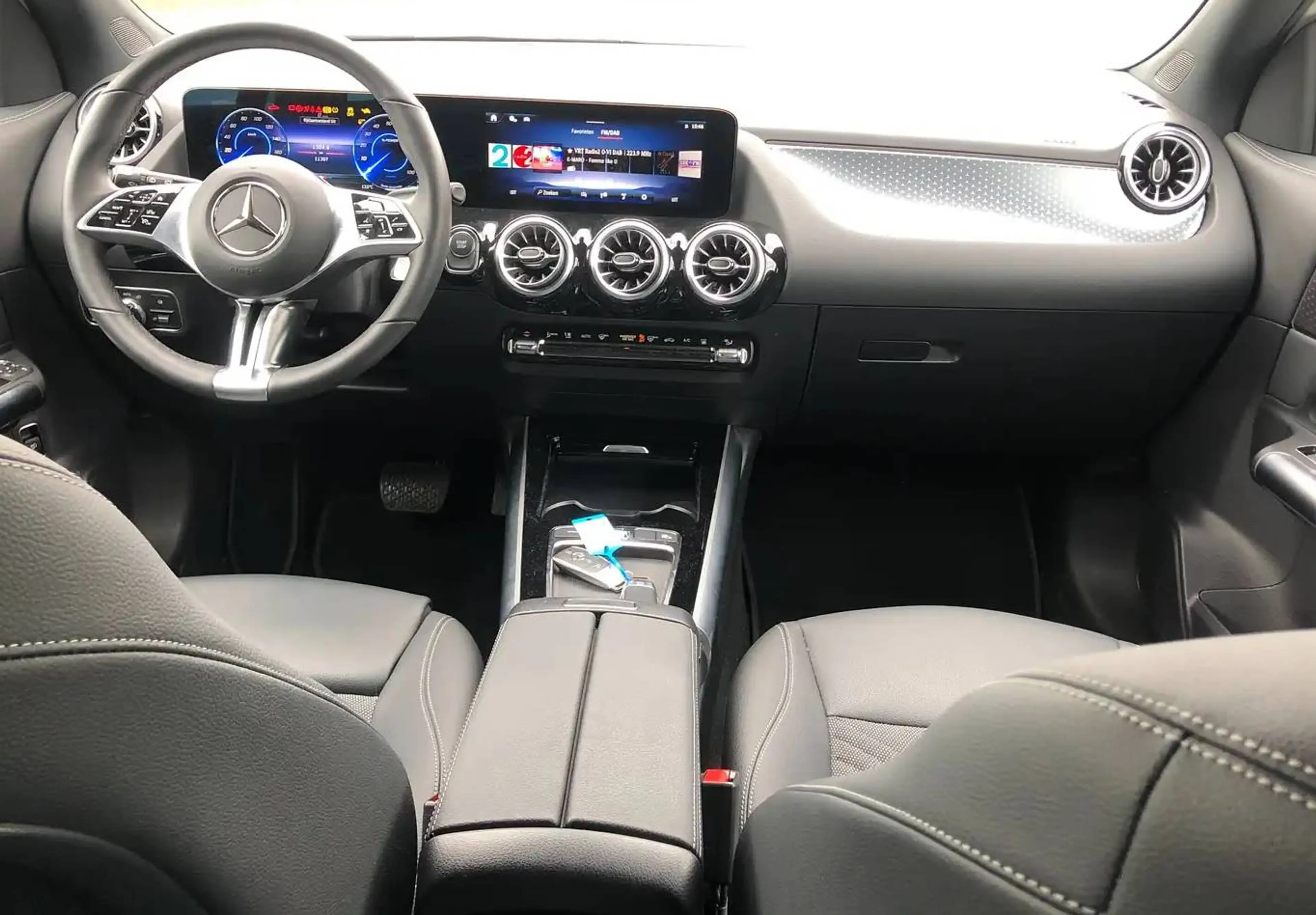 Mercedes-Benz EQA 250 EQA 250+ 70.5 kW Business Line, Sfeerverlichting, Camera, Winter pack, Carplay — photo 8