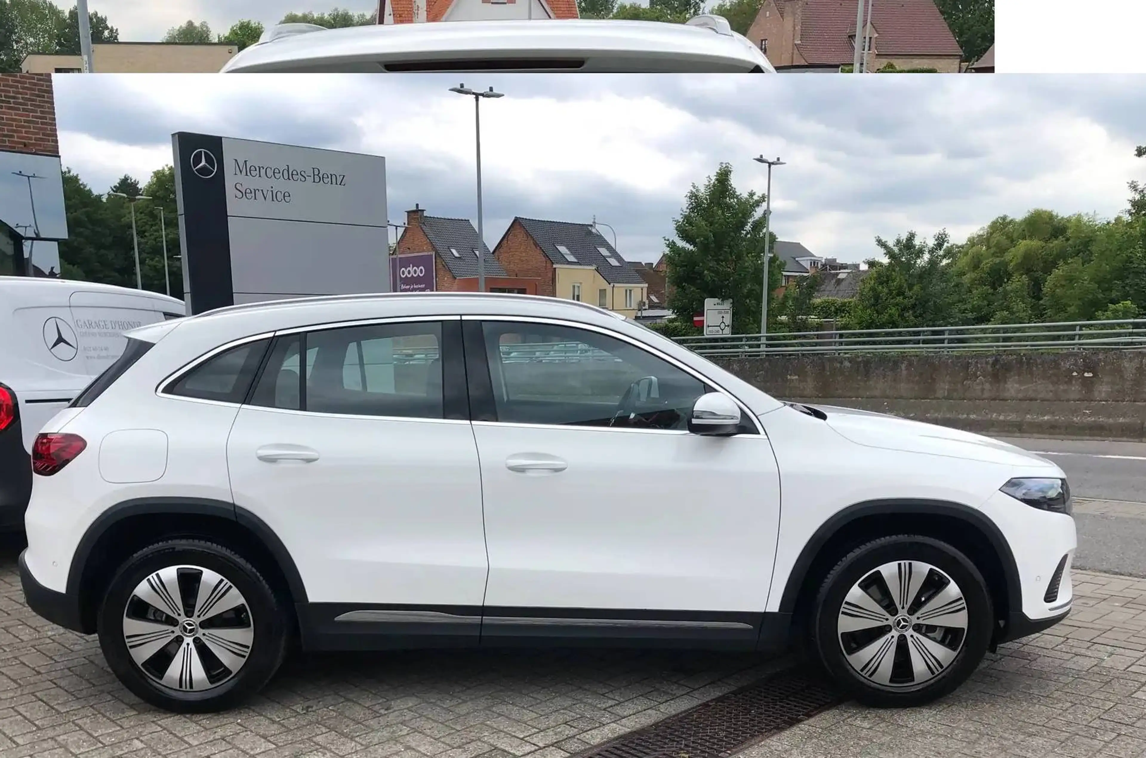 Mercedes-Benz EQA 250 EQA 250+ 70.5 kW Business Line, Sfeerverlichting, Camera, Winter pack, Carplay — photo 3