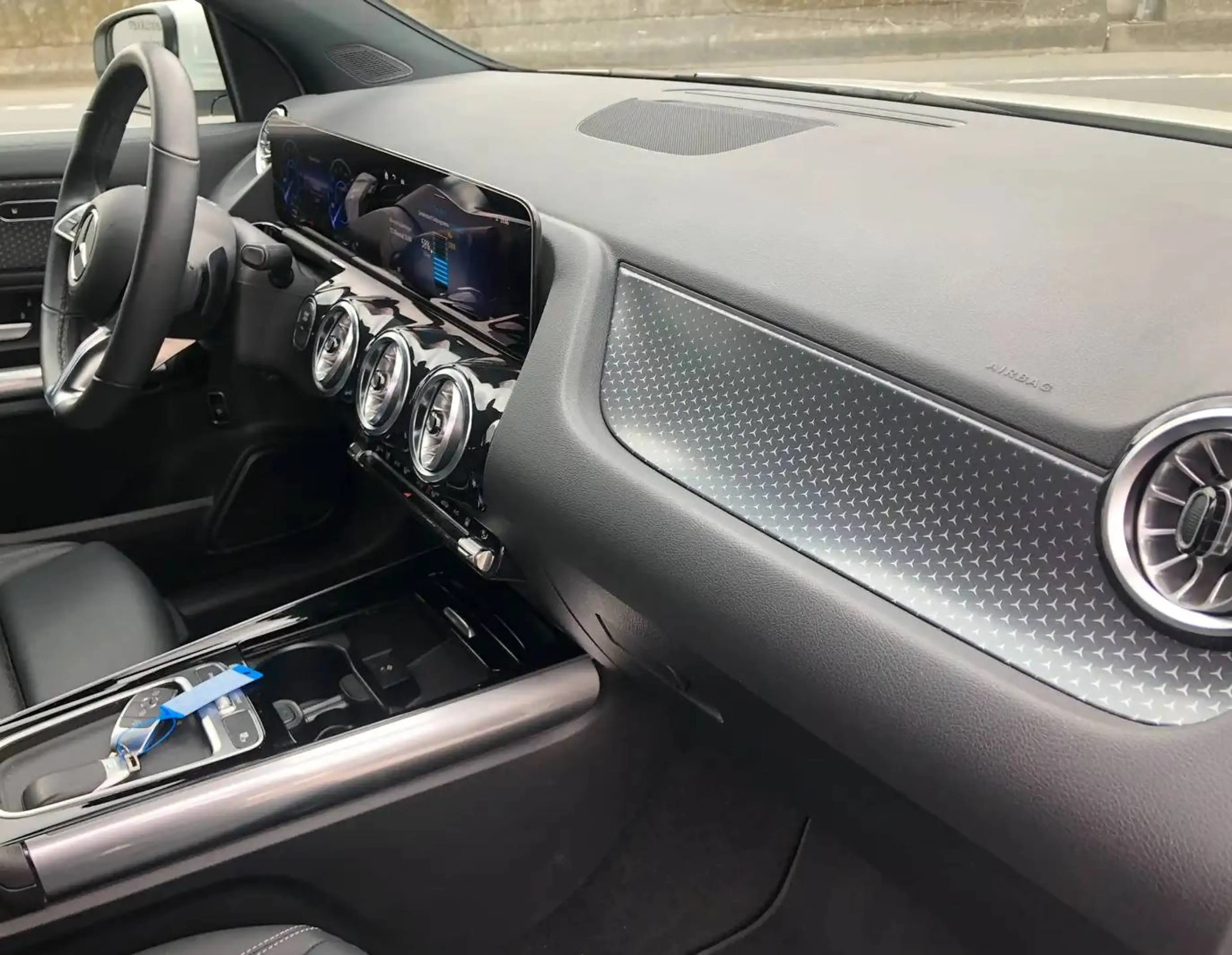 Mercedes-Benz EQA 250 EQA 250+ 70.5 kW Business Line, Sfeerverlichting, Camera, Winter pack, Carplay — photo 28