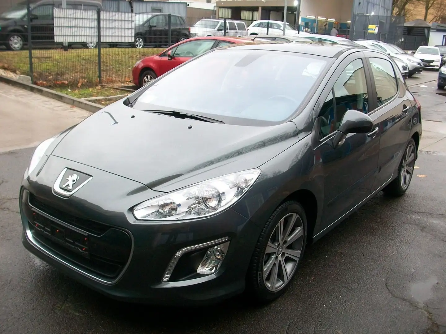 Peugeot 308 1.6 HDI*Automatik*Klima*Navi*PDC*Top* Gris - 1