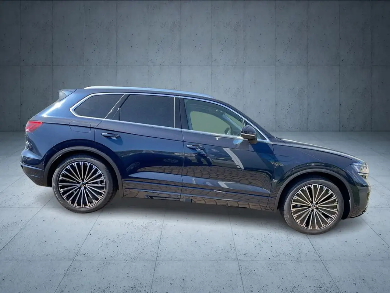 VOLKSWAGEN TOUAREG ELEGANCE - 3.0 EHYBRID 381ch - 1 616KM