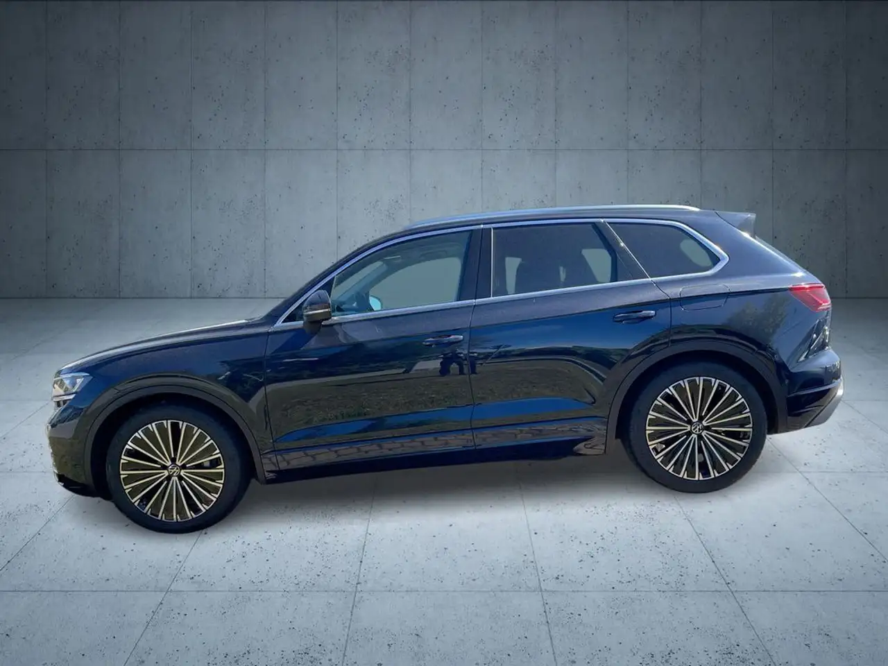 VOLKSWAGEN TOUAREG ELEGANCE - 3.0 EHYBRID 381ch - 1 616KM