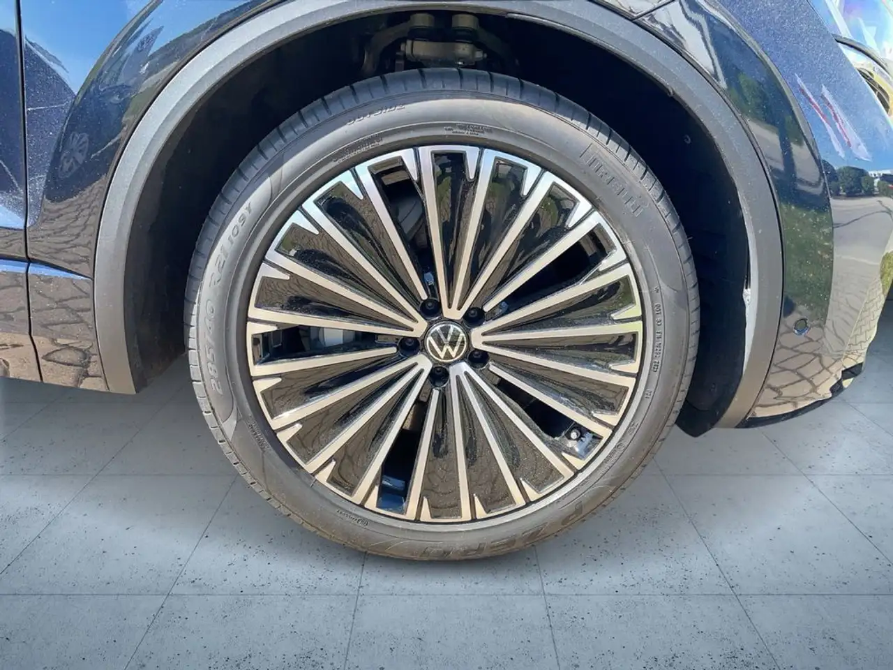 VOLKSWAGEN TOUAREG ELEGANCE - 3.0 EHYBRID 381ch - 1 616KM