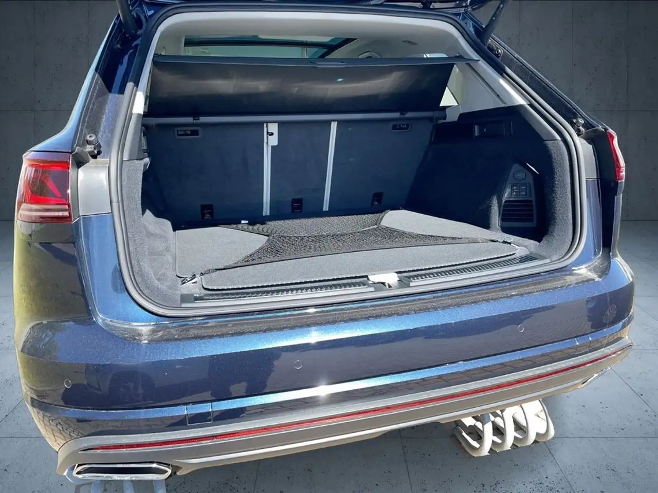 VOLKSWAGEN TOUAREG ELEGANCE - 3.0 EHYBRID 381ch - 1 616KM