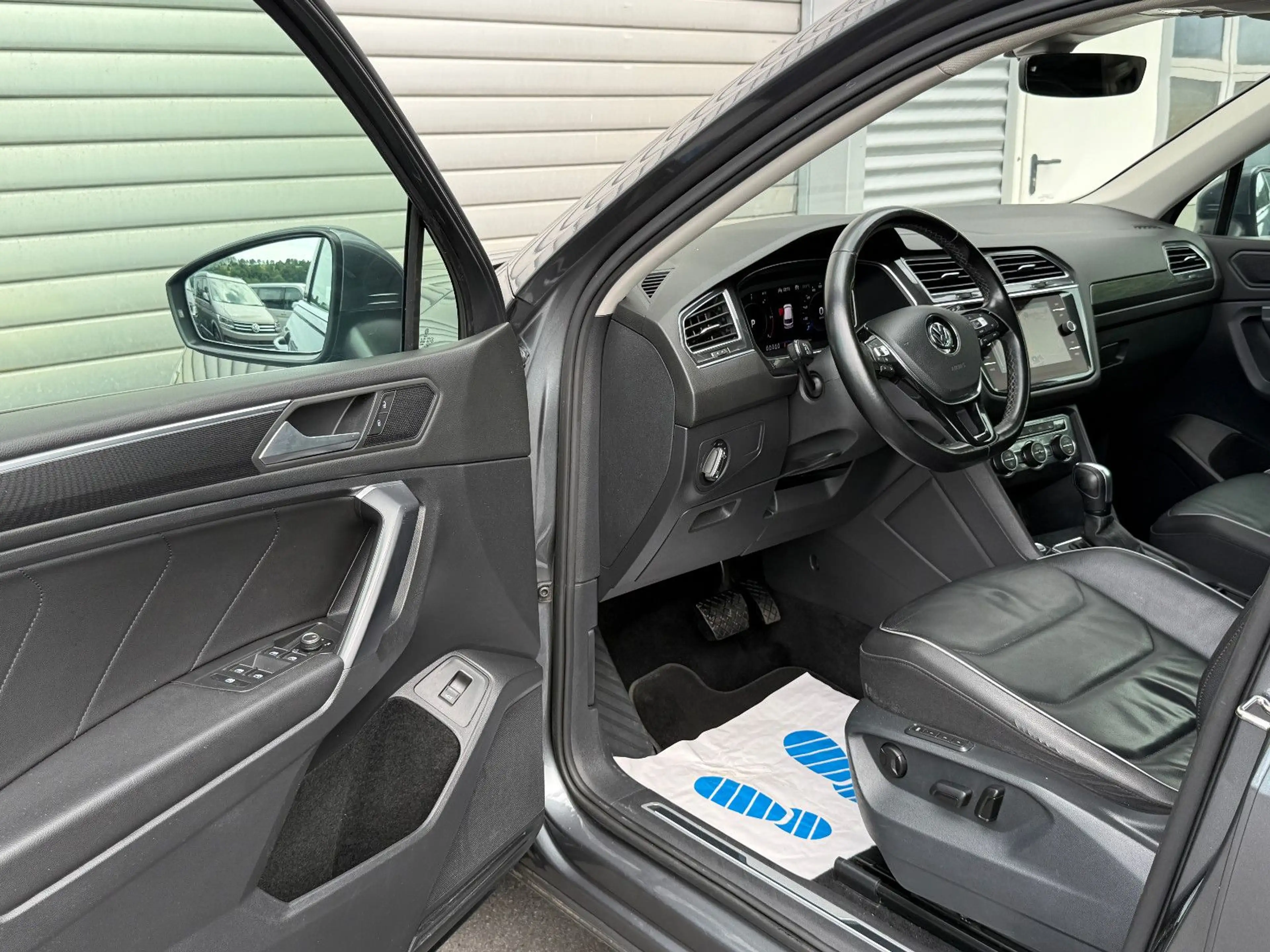 Volkswagen Tiguan Allspace R-Line 4M DSG ACC Sthz 7Sitz Kam — photo 14