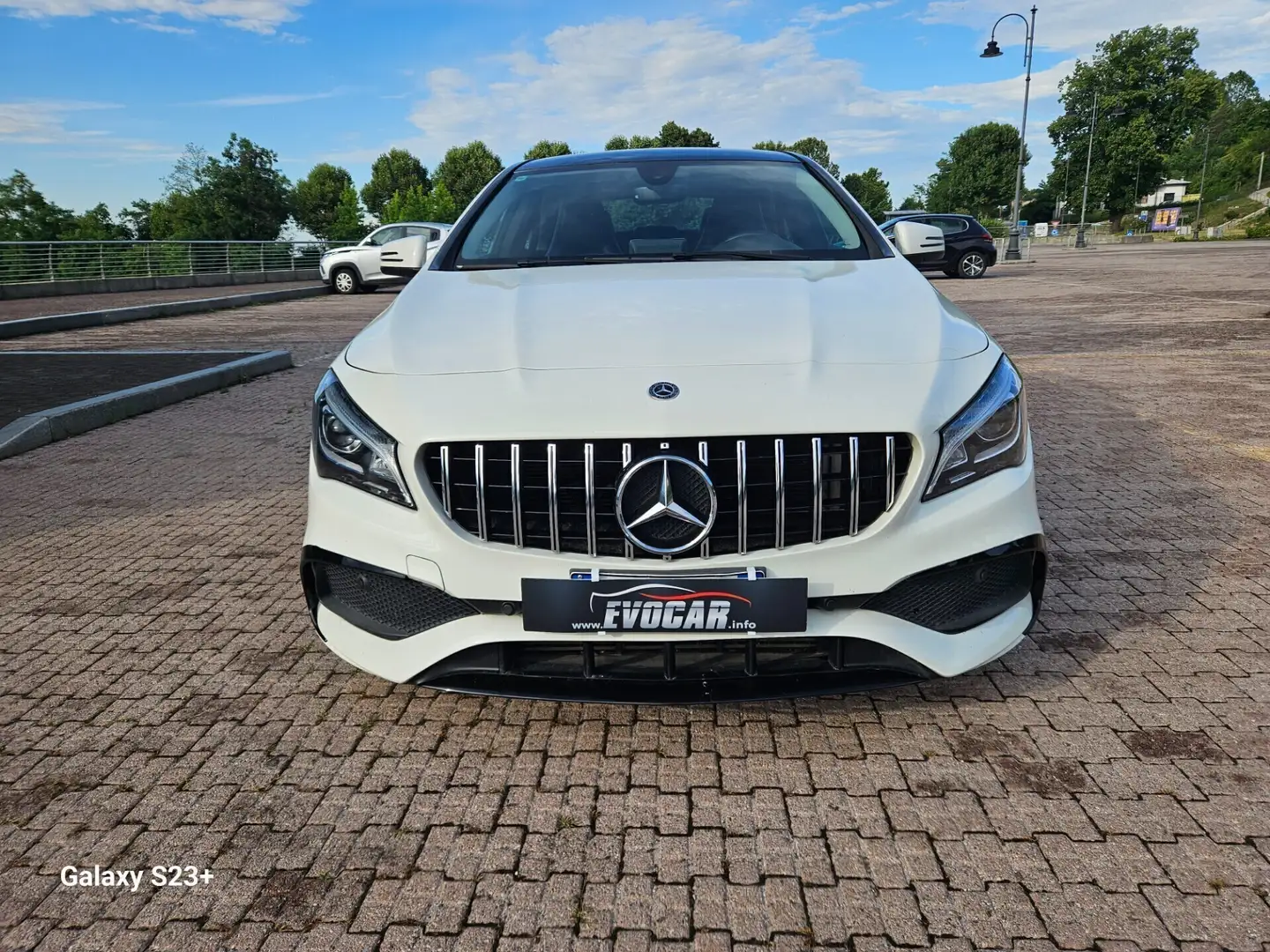 Mercedes-Benz CLA 180 CLA 180 d Premium Weiß - 2