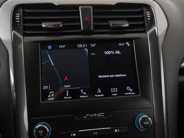 Ford Mondeo view 13