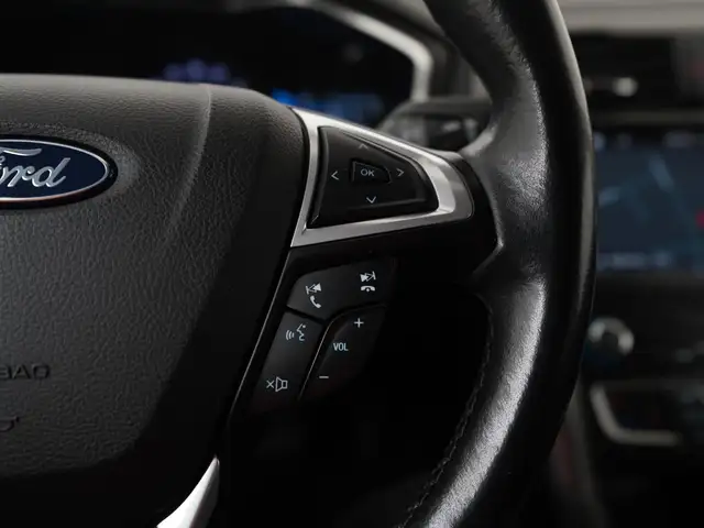Ford Mondeo view 9